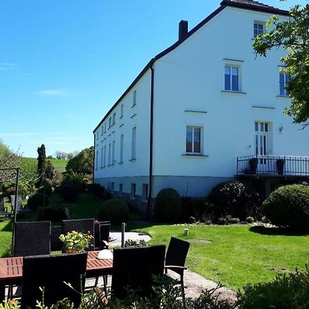 Altes Bauernhaus Im Gruenen Steffenshagen Luaran gambar